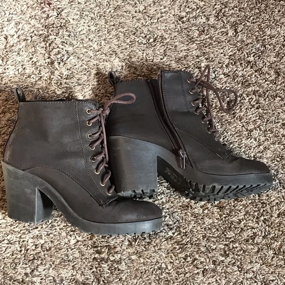 Soda chunky sole heel ankle boots - Picture 3 of 16